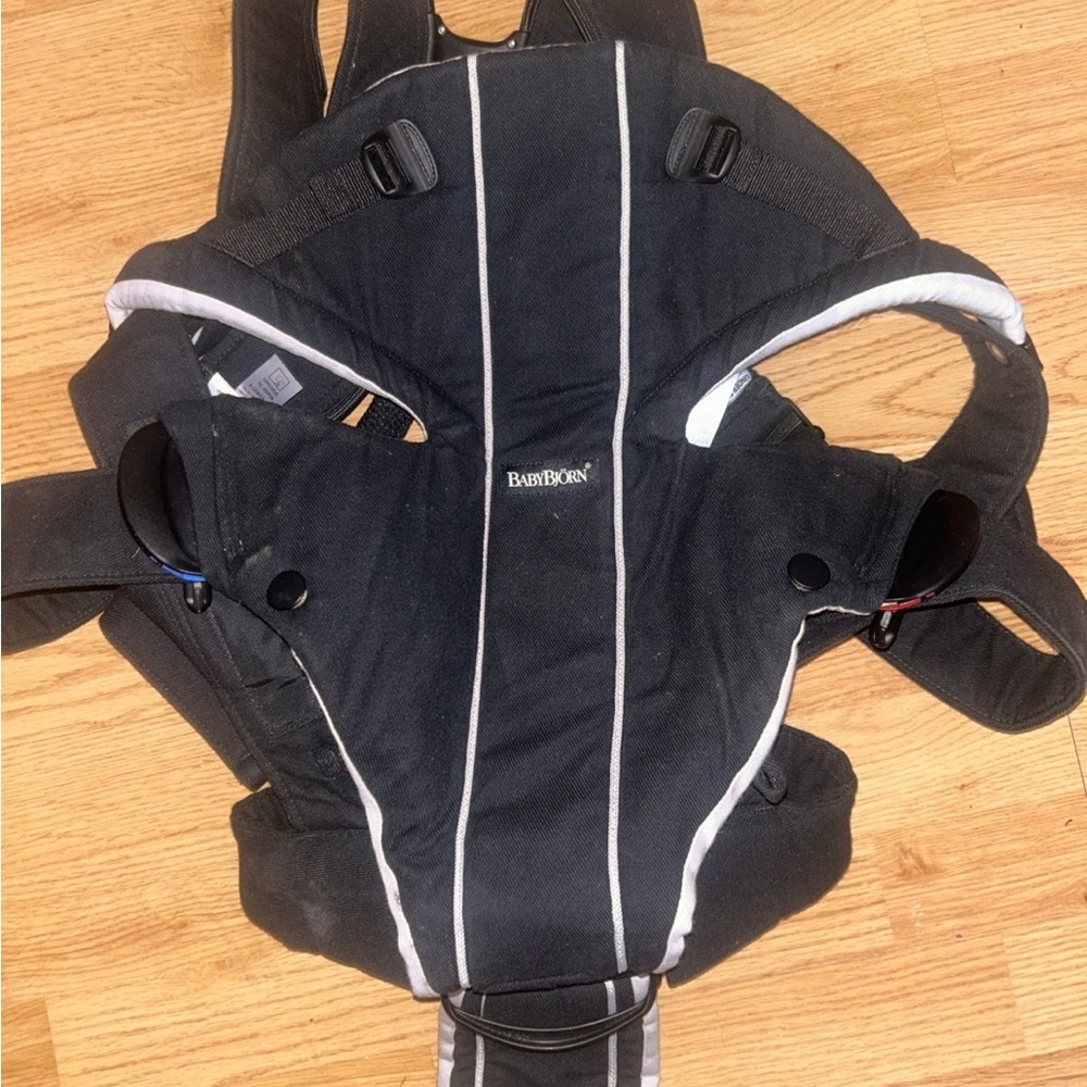 BabyBjörn Carrier in Black with White Trim
